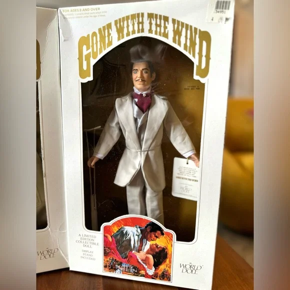 World Doll Gone With The Wind Scarlet and Rhett Dolls - Picture 7 of 8